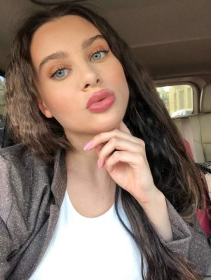 Lana Rhoades expone a una estrella del fútbol: 'Me escribió al Instagram'