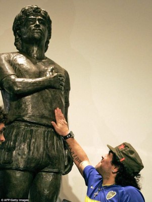 Las estatuas de deportistas y famosos más horribles en el mundo