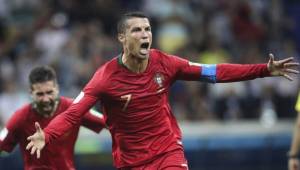 Cristiano Ronaldo celebra uno de sus goles con la selección de Portugal. Foto Agencia.