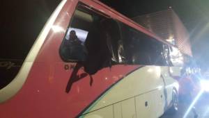 El bus de Olimpia fue atacado cuando se dirigía al estadio Las Delicias.