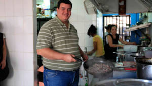 El presidente Eduardo Gonzáles les preparó el almuerzo, para que lleguen con las pilas bien cargadas.