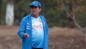 De llegar Juan Carlos Espinoza al club blanco, sería el tercer ciclo del entrenador en Olimpia.