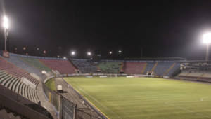 Todos los aficionados en el estadio Nacional salieron del estadio, pero un sector del coloso está retenida la barra del Olimpia.