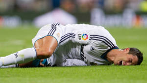 Cristiano Ronaldo se retiró lesionado con visibles gestos de dolor en el minuto 64.