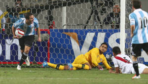 Gonzalo Higuaín anotó el gol del empate para Argentina.