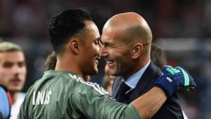 El abrazo de Keylor y Zidane tras conquistar la Champions / Agencias