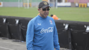 Osman Madrid durante el entrenamiento de este marte del Olimpia.