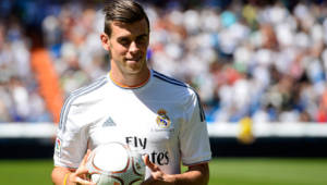 Gareth Bale en su presentación como nuevo jugador del Real Madrid.