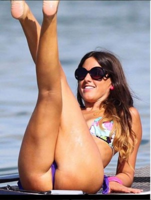 Claudia Romani, la sensual y madura modelo amante al fútbol