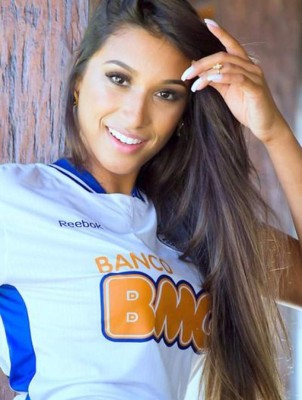 FOTOS: La exuberante Josi Neves, la novia del Cruzeiro de Brasil