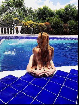 La exuberante esposa de Armani que mandó a callar a los críticos del portero argentino