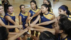 La Escuela Internacional Sampedrana consiguió el título en el volibol femenino.