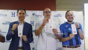 Dirigentes de la Federación durante la presentación de la boletería para los juegos de Puerto Rico y Chile.
