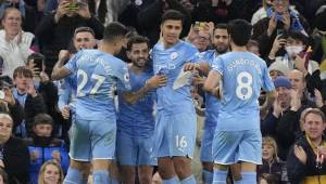 Futbolistas del Manchester City celebrando una de sus anotaciones en la Premier League.