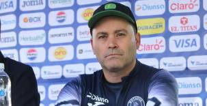 Javier López revela por cuánto tiempo renovó con Motagua y respalda a Espinel: El jugador llega castigado a los partidos