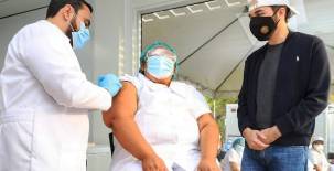 El presidente de El Salvador, Nayib Bukele, está liderando la lucha para que todos los salvadoreños sean vacunados y ahora vendrá un donativo de China.