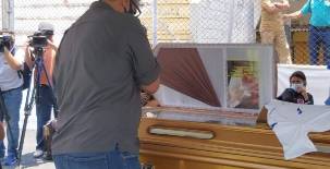 Diego Vázquez apareció a las 11:00 de la mañana para despedirse de su amigo y exentrenador.