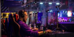 Los deportes electrónicos cada vez cuentan con más jugadores profesionales en el mundo.