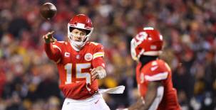 NFL: Kansas City Chiefs arrancan los playoffs con triunfo ante Steelers y Mahomes afina hacia su tercer Super Bowl