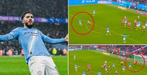 Manchester City avanzó a semifinales de la Carabao Cup: el golazo de Cherki con su pierna mala