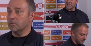 Hansi Flick se engancha con un periodista luego de la derrota del Barcelona: no le responde y se marcha
