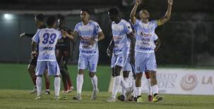 Génesis hunde al Choloma con doblete de Tejeda en una noche donde volaron las tarjetas rojas