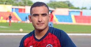 Omar Rosas gusta del fútbol centroamericano, esta vez decidió adoptar a El Salvador como su nuevo hogar.