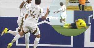 Denis Bouanga celebró su gol y el primero de la noche frente a Real España luego del penal de Capeluto. Foto Mauricio Ayala.