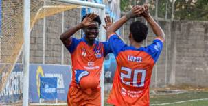 Jonathan Núñez celebrando su gol con los Lobos de la UPNFM. Foto cortesía Lobos UPNFM.