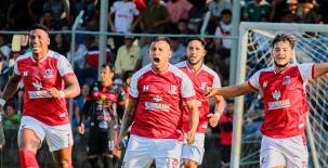 Los jugadores del Estrella Roja han demostrado que van en serio por lograr el título y pelear el ascenso directoo con el Estrella Roja de Danlí que ya tiene medio boleto en la mano. Foto cortesía