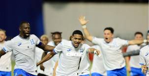Honduras recibe a El Salvador en el Estadio Morazán de San Pedro Sula. FOTOS: Neptalí Romero | Yoseph Amaya.