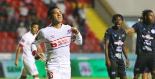 ¡Un doblete de Michaell Chirinos salva al Olimpia y le da un triunfo vital contra un aguerrido Victoria!