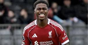 ¡Desde la banca! Keyrol Figueroa se luce con otro doblete y le da la victoria al Sub-21 del Liverpool de Inglaterra