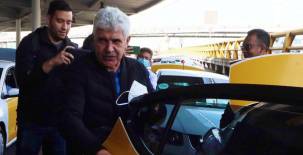 ¡Insólito! Ricardo ‘Tuca’ Ferretti tuvo que pedir un taxi para llegar a las oficinas del Cruz Azul
