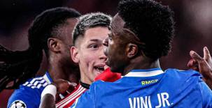 El futbolista argentino del Benfica está envuelto en una grave polémica por supuestos insultos racistas contra Vinicius y puede recibir un fuerte castigo. Exjugadores y futbolistas le han lanzado lapidarias frases.