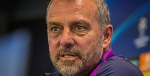 Hansi Flick en conferencia de prensa previo al partido ante el Chelsea en la Champions League.