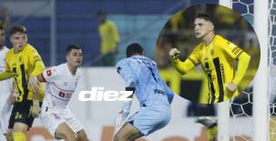 Acción del golazo de taquito que hizo el argentino Ángel David Sayago y Nixon Cruz quedó casi fuera de la toma, pero el gran protagonista. Fotos Neptalí Romero.