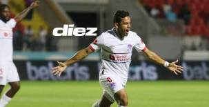 Edwin Rodríguez definió el clásico capitalino entre entre Olimpia y Motagua. Fotos Emilio Flores y Marvin Salgado.