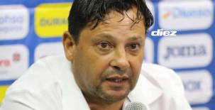 El técnico Jeaustin Campos logró el primer con Real España en la triangular A, en el debut perdieron ante Olimpia. Foto David Romero.