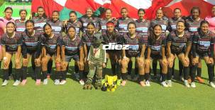 Las chicas de Marathón La Prensa iniciaron con una paliza en el estadio Yankel Rosenthal. Fotos Moisés Valenzuela.
