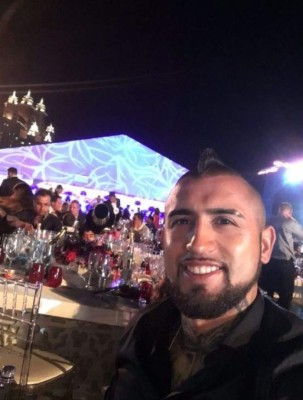 IMPERDIBLE: Así recibieron el año 2017 las máximas estrellas del fútbol