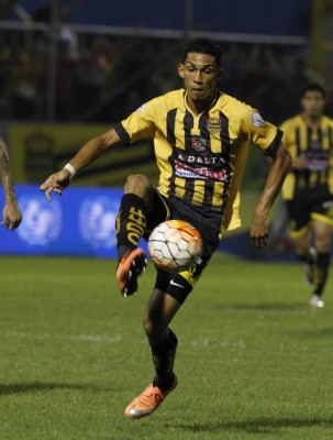 ¿Qué 11 titular con Ronaldinho es mejor? Real España o Motagua