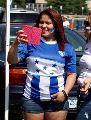 Los aficionados hondureños en el Gillette Stadium de Boston