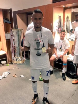 El festejo íntimo de los jugadores del Olimpia tras ganar la copa de Liga Concacaf