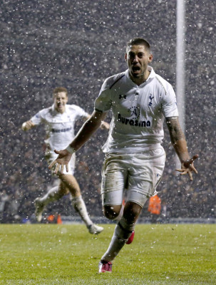 Tottenham empata de último minuto y rescata un punto entre la nieve.