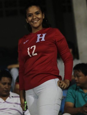 ¡BOMBONCITOS! El Morazán fue una pasarela... Qué mujeres tan bellas