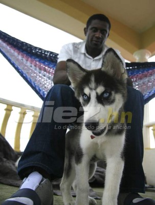 Las 10 fotos más locas de Edgar Álvarez fuera de las canchas