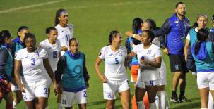 La Selección de Honduras inició con triunfo el camino a la Copa Oro al vencer 2-0 a Martinica con doblete de Alejandro Puerto.