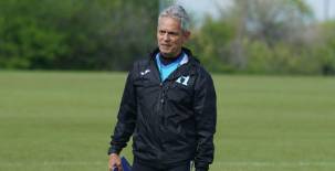 Reinaldo Rueda tiene la difícil tarea de colocar a la Selección de Honduras en un nuevo Mundial. Foto: Fenafuth.