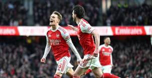 Arsenal, gracias a su portero, sigue como líder en la Premier League, pero City le respira en la nuca